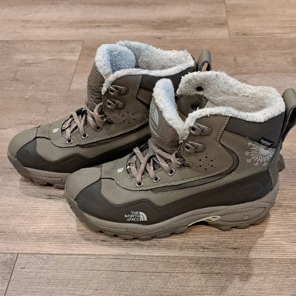 The North Face Olive Green Winter/ Water Proof Boots - Picture 3 of 10